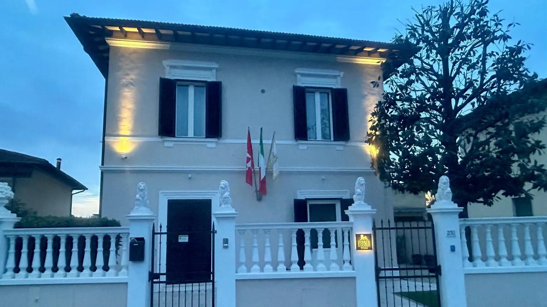 Pensionat Four Lions Villa Guesthouse Pisa